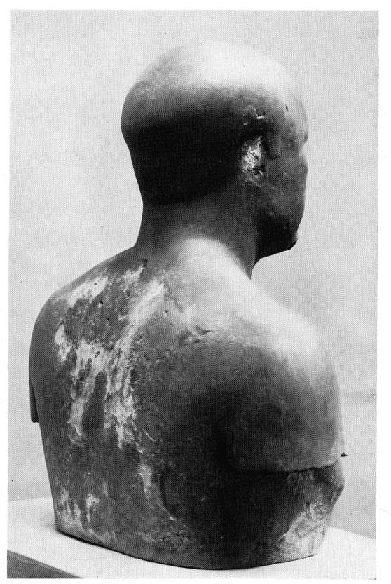 XXXVII, 46 BULLETIN OF THE MUSEUM OF FINE ARTS Prince Ankh-haf executed in this plaster layer, which varies in thickness from a mere film to several millimetres.