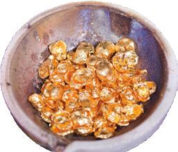 Gold also locks in moisture, increases the collagen level in the skin and prevents the breakdown of Elastin.