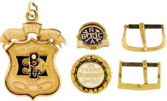 6g TW $500-$600 884* Pocket watch chain, double curb link, 14 karat yellow gold, 16, 20th century, 19g TW $400-$400 891 Bulova Phantom 12 P, with platinum case, 30.