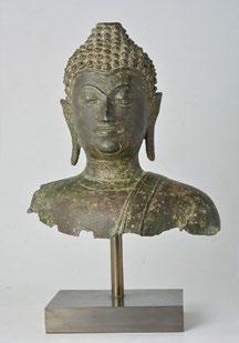 Thailand 14th-15th C. H: 40cm - 15.75 L: 26cm - 10.25 l: 13cm - 5 132 THAILAND 17th C. Buddha bust in bronze. Thailand 17th C., Chiang Saen period.