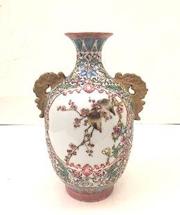 H: 25cm - 9.75 148B Porcelain vase with a polychrome decor. China.