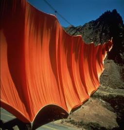 Slides 5 and 6 Valley Curtain, Grand Hogback, Rifle, Colorado, 1970-72 About 30 years ago Christo and Jeanne-Claude installed this fabric curtain across a valley in Colorado.