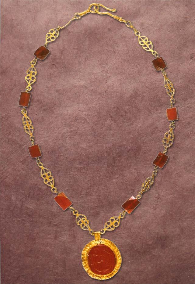 ANTIQUE FIRE NECKLACE Material: 24k yellow gold, carnelian stones Antique handmade 24K necklace with carnelian stones in the color of fire.