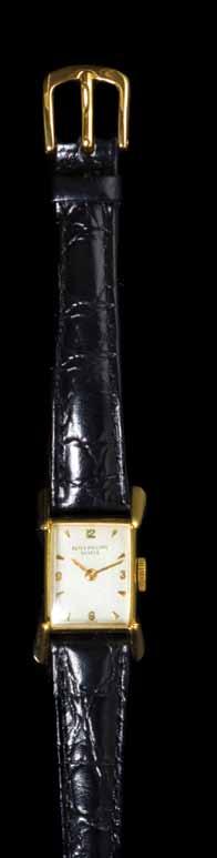 80 An 18 Karat Yellow Gold Ref. 425 Tegolino Wristwatch, Patek Philippe, Circa 1943, 43.00 x 20.