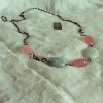 0559 necklaces & pendants Beryl (blue), Rose Quartz
