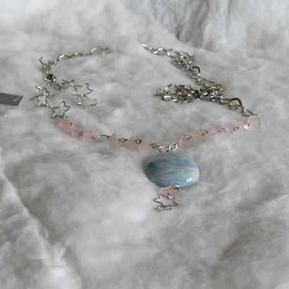 0546 necklaces & pendants Beryl pendant, cut rose