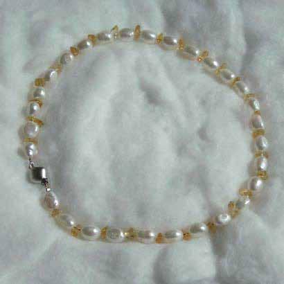 0322 necklaces & pendants 18 cultured pearls with