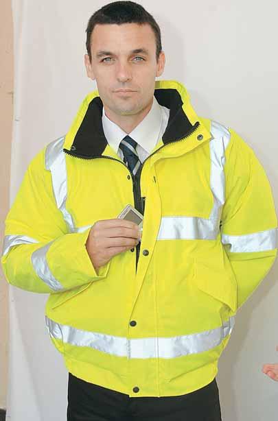 Lining: 100% Polyester, 300D Oxford weave, with a stain resistant finish, PU coated, 190g Nylon 60g / Wadding 170g, Fleece lined collar Yellow S -
