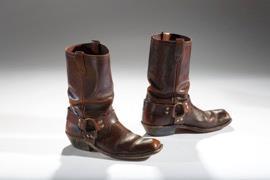 American, mid-20 th century The heeled biker boot, or engineer s boot, became popular with bikers after World War II.