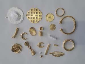 forties. At present INBIME makes a wide collection of custom jewellery and fashion accessories.