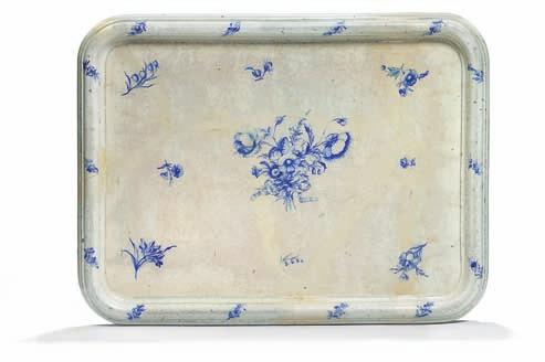 432 432 432 small faience tray table-top, decorated in underglaze blue with flower bouquet and