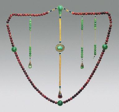 Court necklace with dongzhu