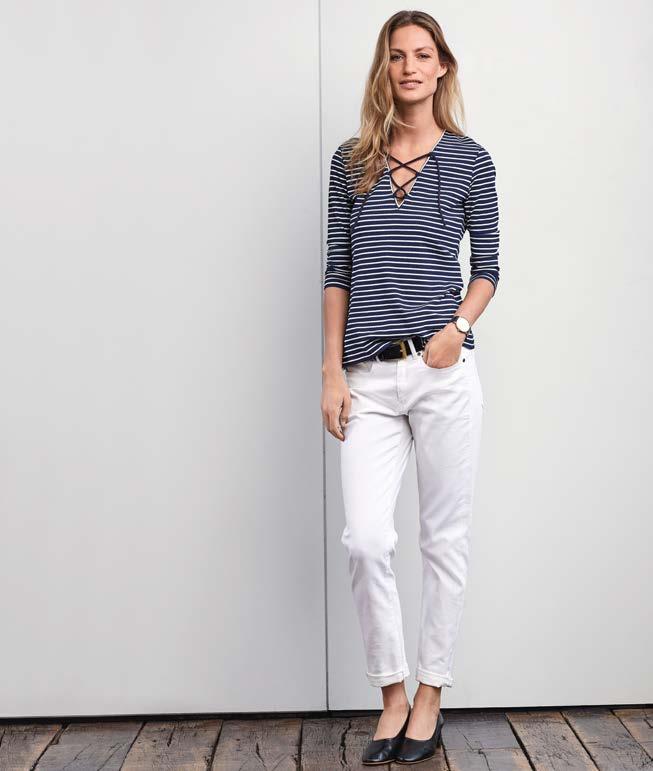 A Chic Outlook Navy and ivory the magic s in the mix.