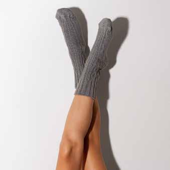 $13 wholesale / retail $26 Short Sweater Socks Marsala PM-501M