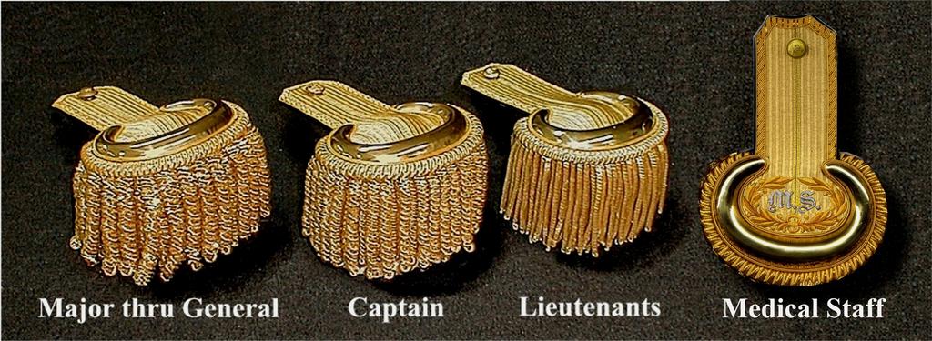 In some very early War photographs, Confederate Officers can be seen wearing these devices also. How long they continued to be used by Confederate Officers is unknown. Imported.