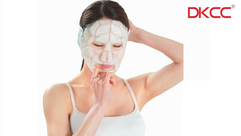 >> Do you get troubles with even a bit of dry weather? There are people who get pimples so easily when dry. It is probably due to tiredness and dryness of fibroblast inside our skin.