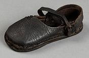 97 Shoes A few examples of extant shoes, made of leather can be seen in Figure 67 98, Figure 66 99, and
