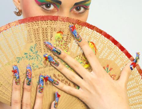 1 Participants carry out fantasy manicure on the set theme " The new abstraction ". 11.