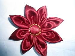 FASHIONABLE BROOCHES We are preeminent in