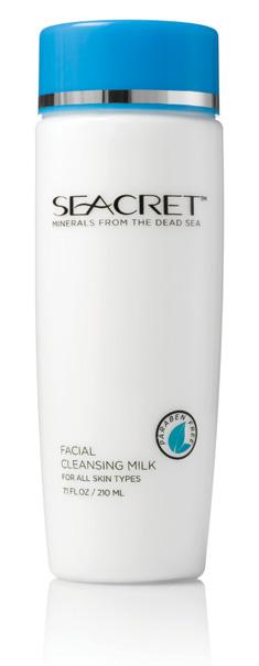 and condition the skin. Cleans away dirt and makeup, leaving the skin clean, hydrated, and silky smooth. RETAIL : $45.