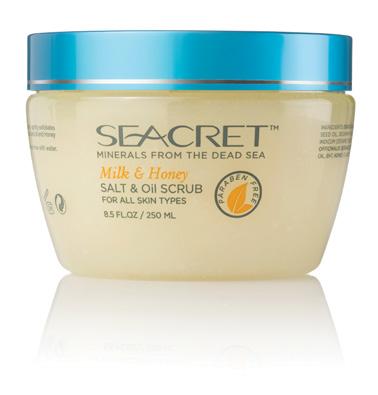 Hydrate and exfoliate with this powerful scrub that combines Dead Sea minerals with a complex of essential oils and vitamins.