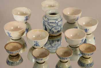 Lot #595-3 Chinese pieces: tea box & tin,