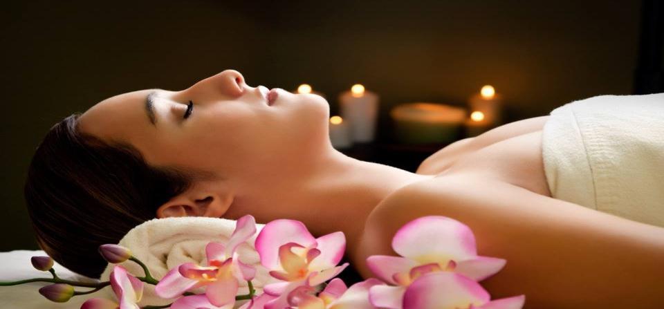 Pandanus Spa Menu Massage 1. Aromatherapy Full Body Massage 60 mins 1,500.- 90 mins 2,000.- A light, calming massage concentrating on the lymph areas.