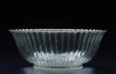 15cm - 6" E: 10000 / 12000 0045-B A ROCK CRYSTAL FOLIATED BOWL, carved in the form of achrysanthemum. QING DYNASTYE. D: 20cm - 8" H: 7.