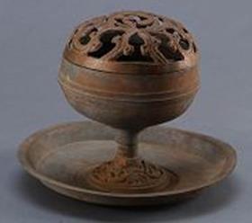 153. Inventory number: YG1375 Object title: Censer (circular, with decoration, comprises: lid, body and base plate) Dimensions: Height 16cm; Diameter of base 21.9cm; Diameter of censer 11.