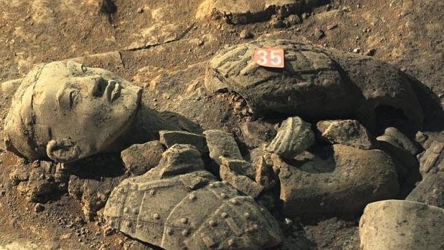 News in Brief Excavations Reveal New Terracotta Army at Ancient Emperor s Tomb, China Fig.