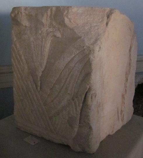 5 Relief block Material: Stone Origin: Tas-Silg Chronology: 4th century BCE Attributes: