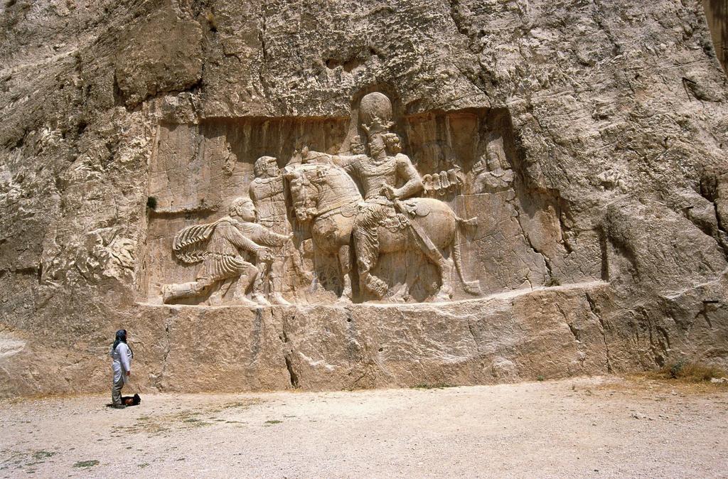 Figure 2-28 Triumph of Shapur I over Valerian,