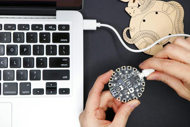 Program the Circuit Playground Express The easiest way to get started with programming the Circuit Playground Express is with MakeCode, a visual programming tool.