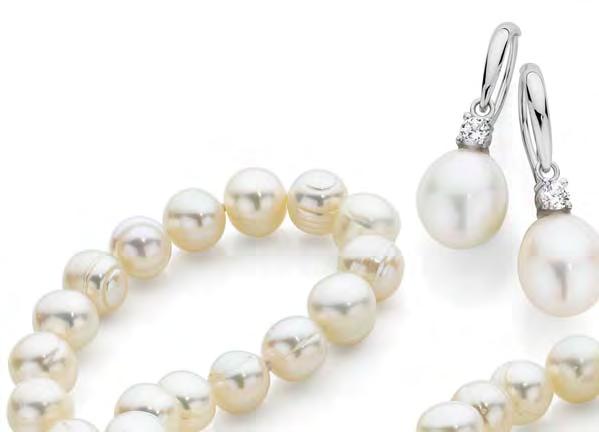 Free earrings with strand and bracelet Freshwater Pearl