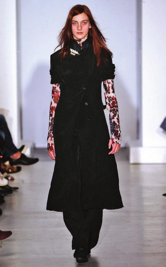 LOOK 28 F8104 BLACK DECONSTRUCTED COAT F1106 RED/NAVY CRUSHED FLORAL BODYSUIT F4110 BLACK WIDE TROUSER A0102 LONG