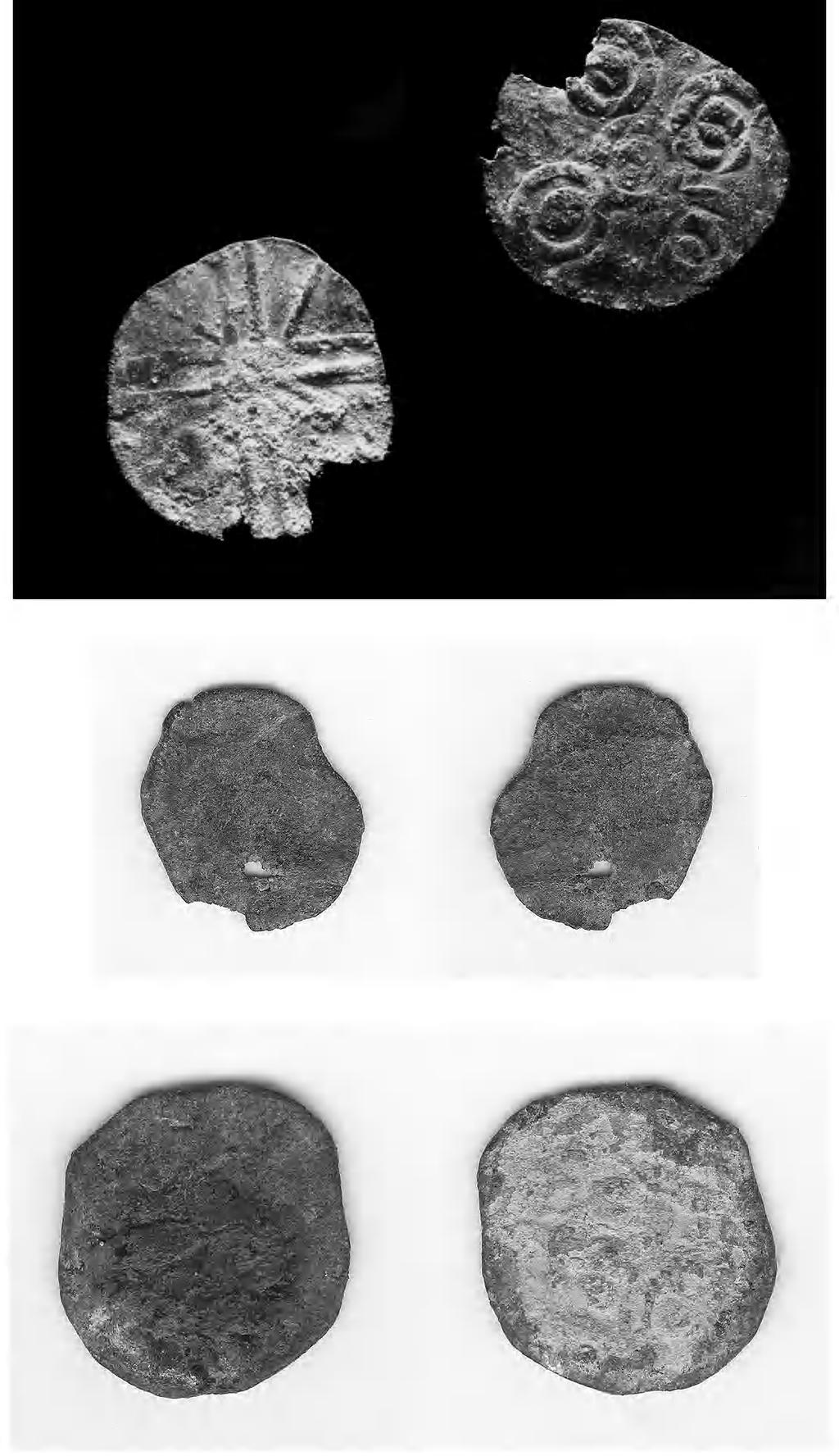 142 RICHARD BRYANT AND CAROLYN HEIGHWAY Fig. 35. 11th-century tokens (scale 2:1). Top SF294; Middle SF336; Bottom SF250.