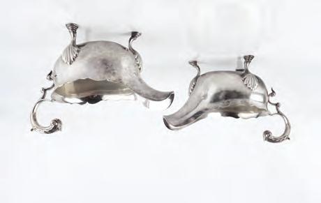 A COLLECTION OF SILVER TO INCLUDE: a five piece cruet set by Manoah Rhodes & Sons Ltd, London 1924, a further four piece cruet