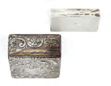 402. AN EDWARDIAN SILVER RECTANGULAR SNUFF BOX, engine turned cover, maker s mark rubbed,