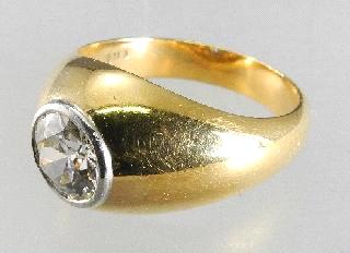 426 427 Lot # 416 416 18k yellow gold and diamond ring, with