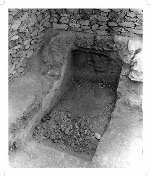 The partly uncovered staircase leading to the 1 st sealed doorway Even in antiquity there was little to indicate the location of the royal tombs in the Valley of the Kings.