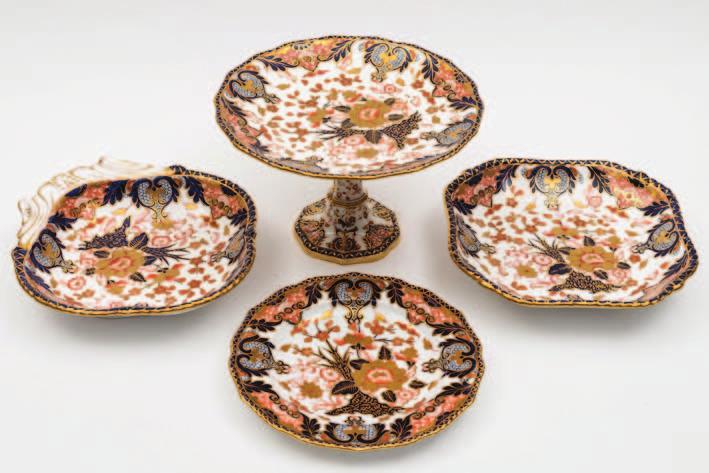 470 470 A Royal Crown Derby porcelain dessert service comprising a tall comport, two shell shaped dishes, two octagonal dishes and twelve plates