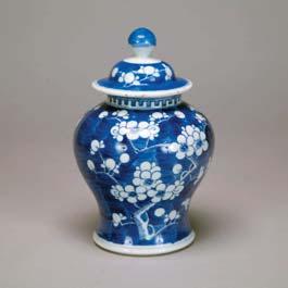79 Export Blue and White Ginger Jar and Cover Decorated with an all-over hawthorne pattern,