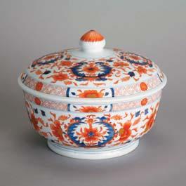 6 92 Chinese Imari Tureen and Cover The domed lid topped by a rounded finial and enameled with a floral design, the