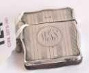 124 129 125 George V Chester silver shaped vesta matchbox with reeded decoration, 1910, 22g, 30-40 130 131 Victorian Irish silver serving or tablespoon with fiddle pattern handle by J S, Dublin,