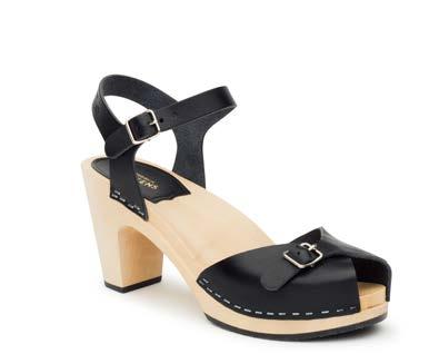 Open toe and with an adjustable buckle