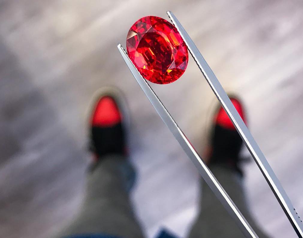 Below: Dave in his signature Instagram pose, matching his sneakers with an 8.0+ ct. red Spinel from Tanzania. to join the company.