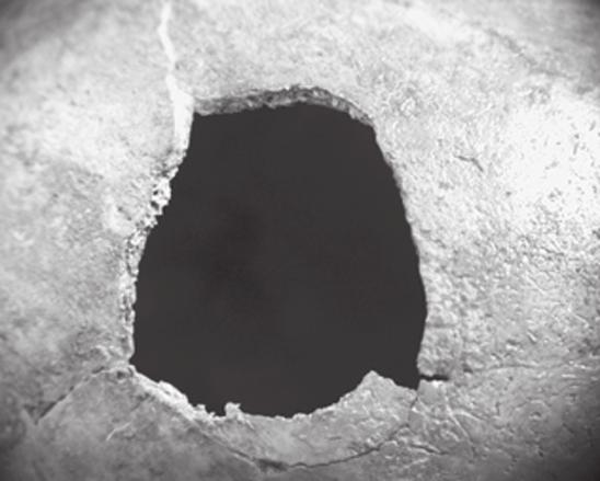 Detailed view of the hole, 5 cm in diameter, on the