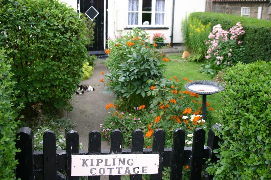 The property sold was almost certainly the cottages adjacent to the Methodist chapel, one of which is today known as Kipling cottage.