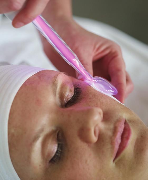 extractions post direct high frequency benefit: creates a germicidal environment to help heal extracted areas and inflamed acne lesions key steps 1. Apply dry gauze to skin 2.