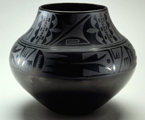 Black on Black ceramic vessel Maria Martinez & Julian Martinez Tewa, Puebloan New Mexico 20 th c CE Blackware Ceramic Contrasts shiny/matte black